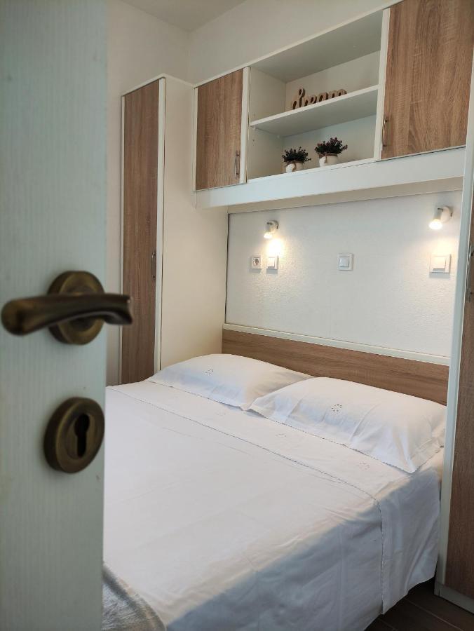 Secluded Holiday Home Heritage Постира Екстериор снимка
